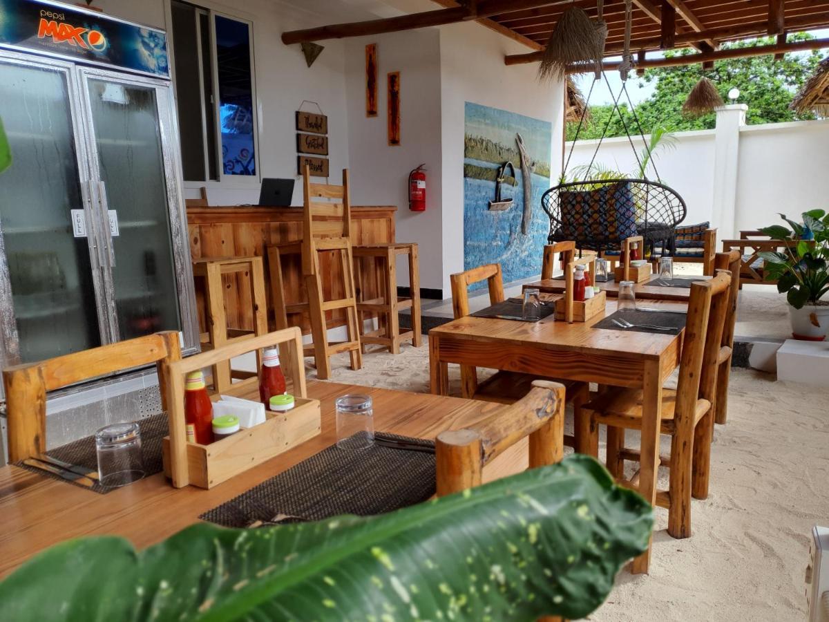 Uhuru House And Restaurant Nungwi Ngoại thất bức ảnh