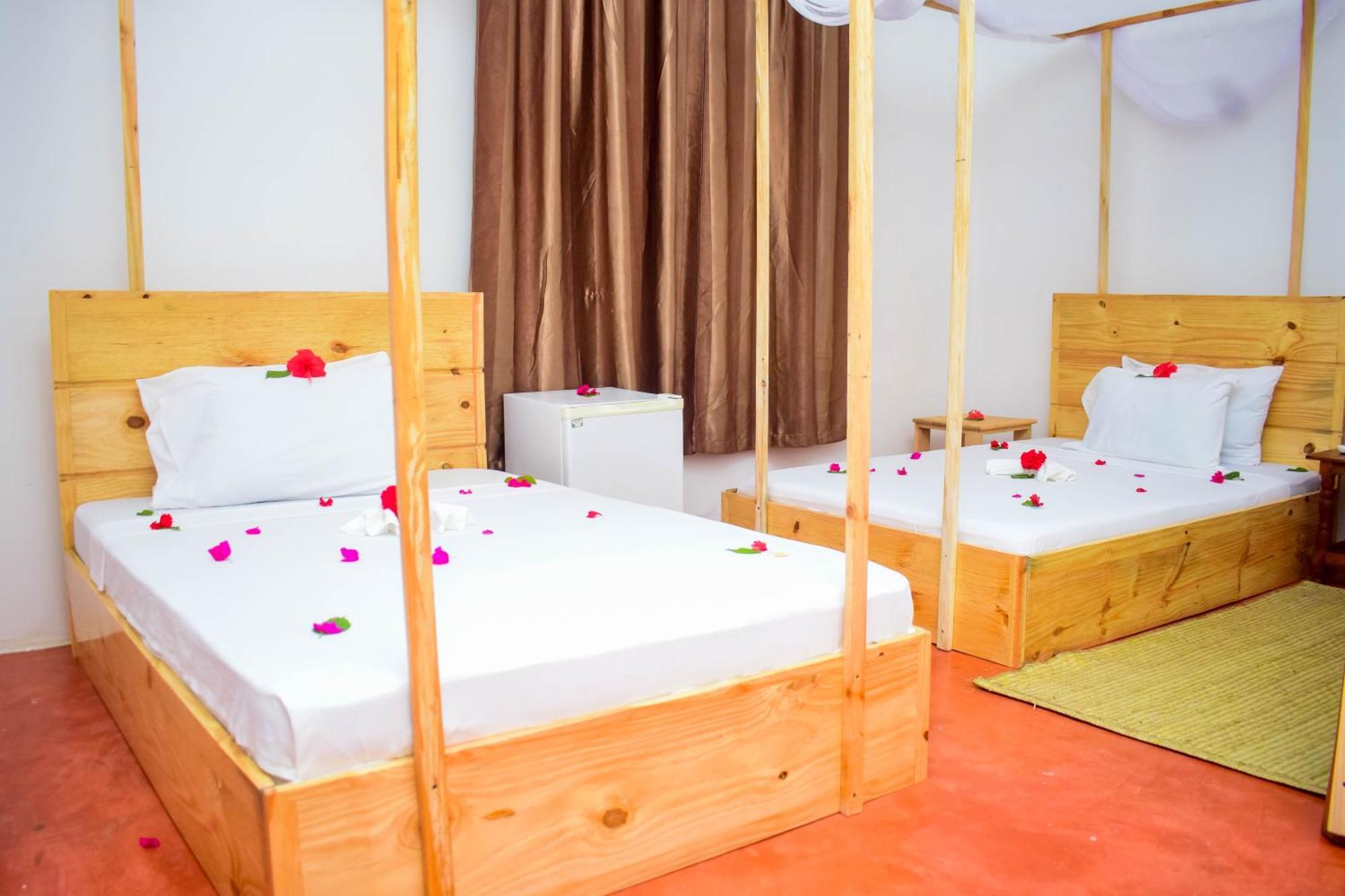 Uhuru House And Restaurant Nungwi Ngoại thất bức ảnh
