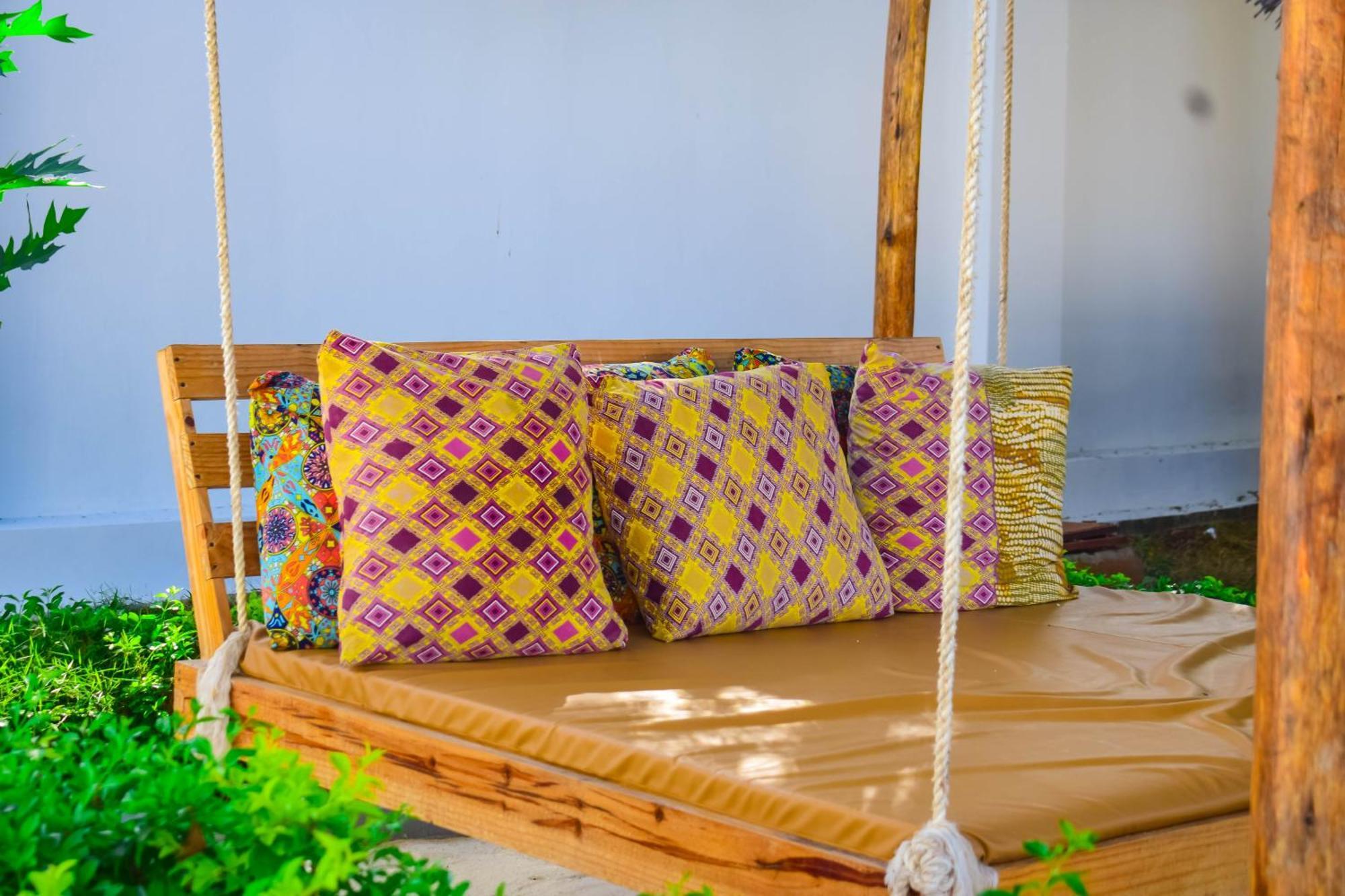 Uhuru House And Restaurant Nungwi Ngoại thất bức ảnh