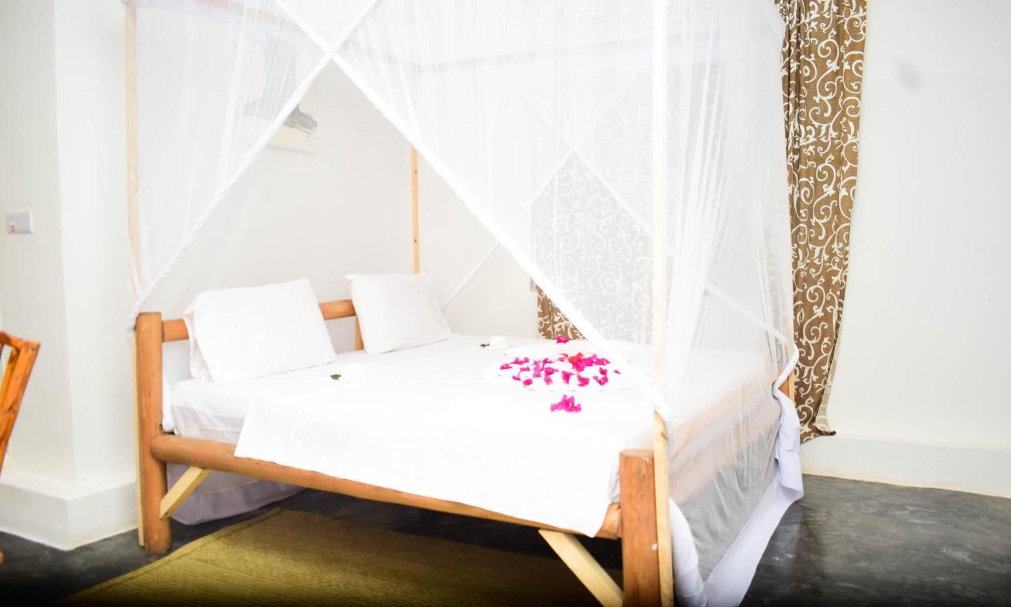 Uhuru House And Restaurant Nungwi Ngoại thất bức ảnh